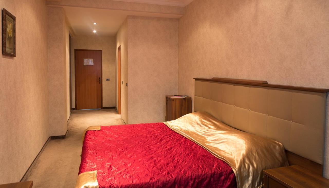 Standard Double or Twin Room,744260845:JPEG